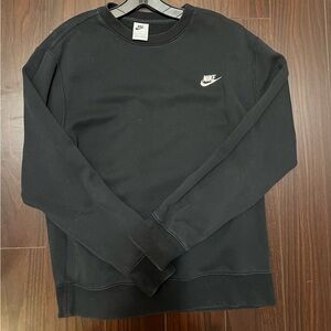 black nike crew neck size medium
